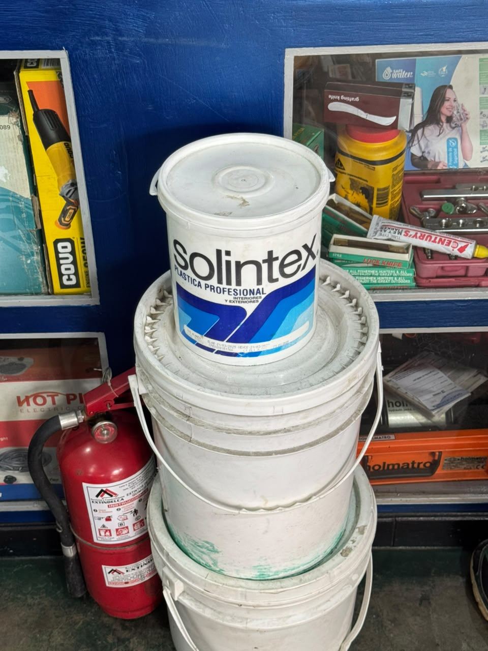 Solintex paint buckets at Ferrearca